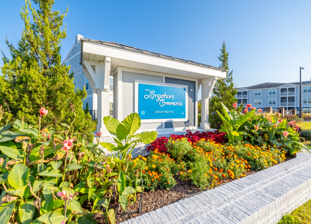 Longshore entrance